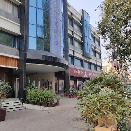 מיראט Hotel Crystal Palace מראה חיצוני תמונה