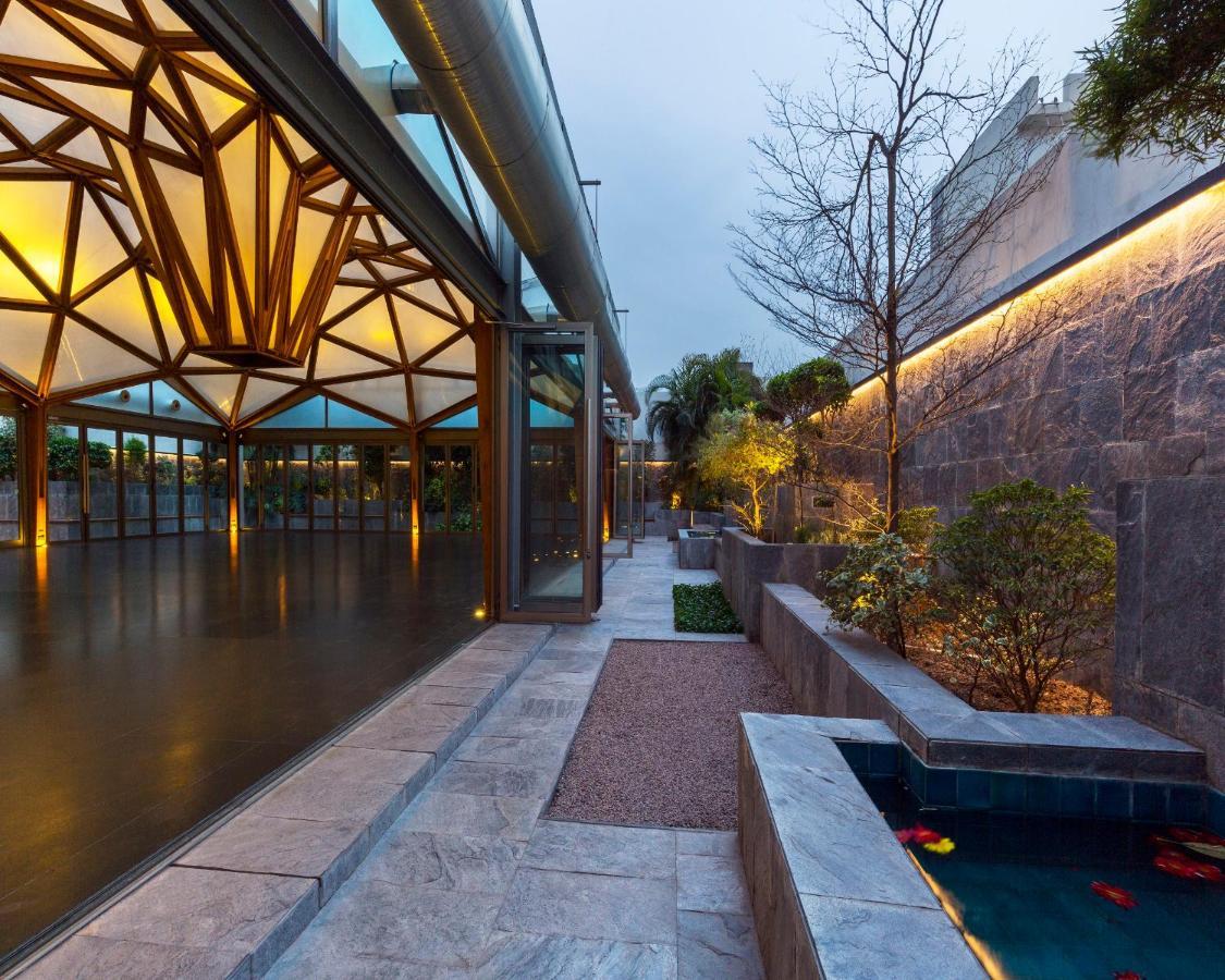 מיראט Hotel Crystal Palace מראה חיצוני תמונה