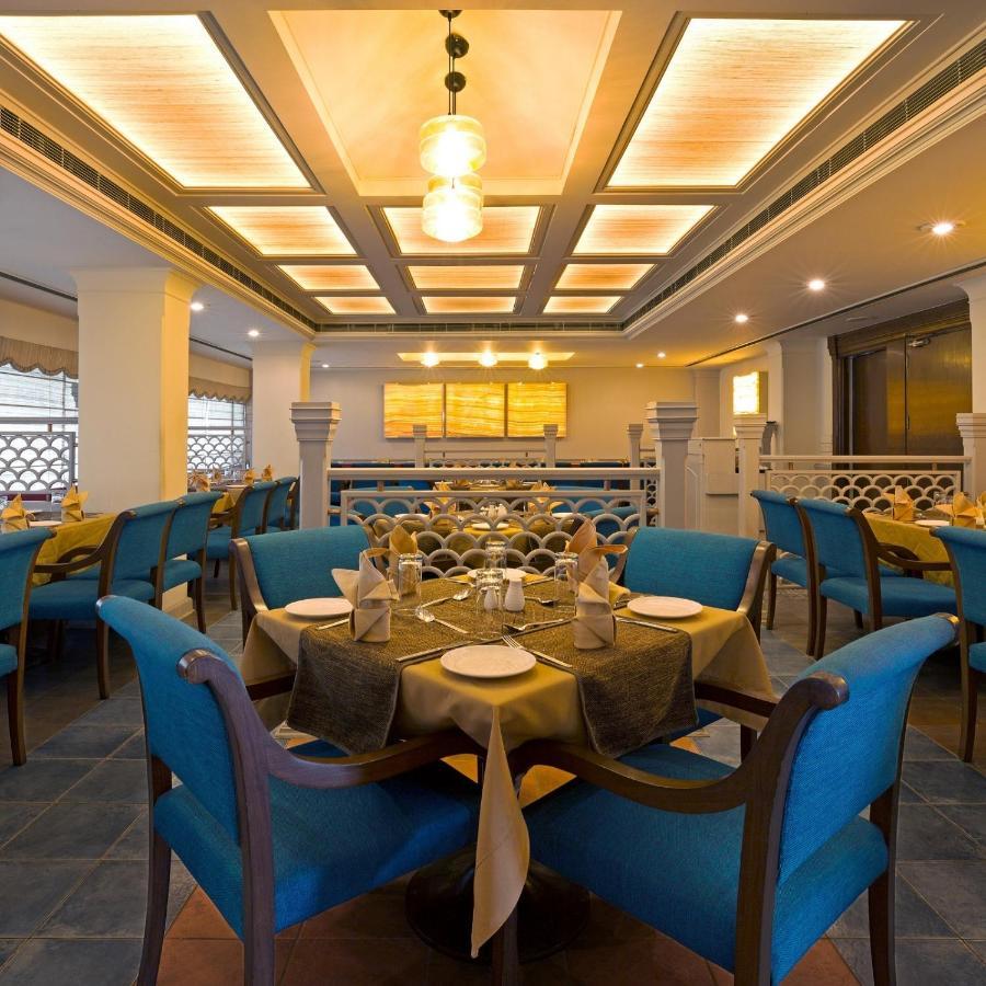מיראט Hotel Crystal Palace מראה חיצוני תמונה