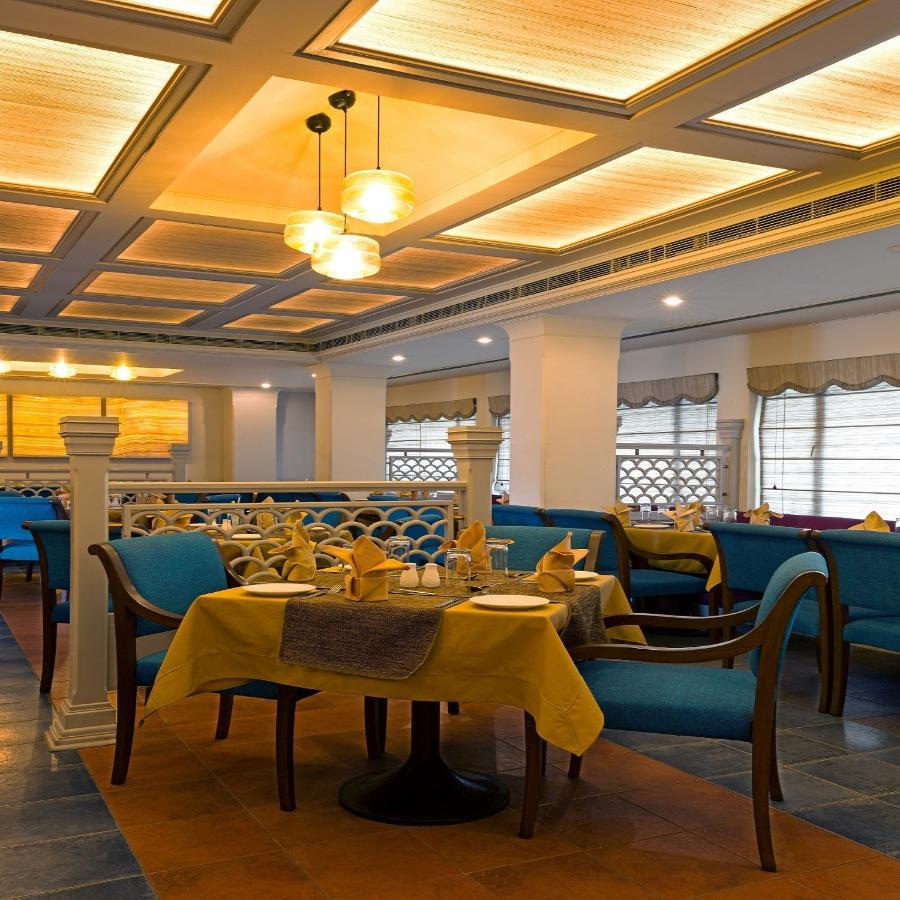 מיראט Hotel Crystal Palace מראה חיצוני תמונה