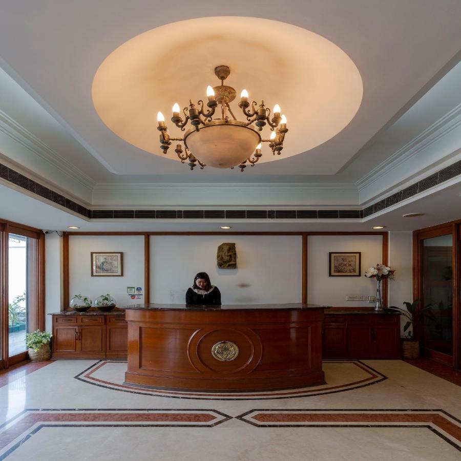 מיראט Hotel Crystal Palace מראה חיצוני תמונה