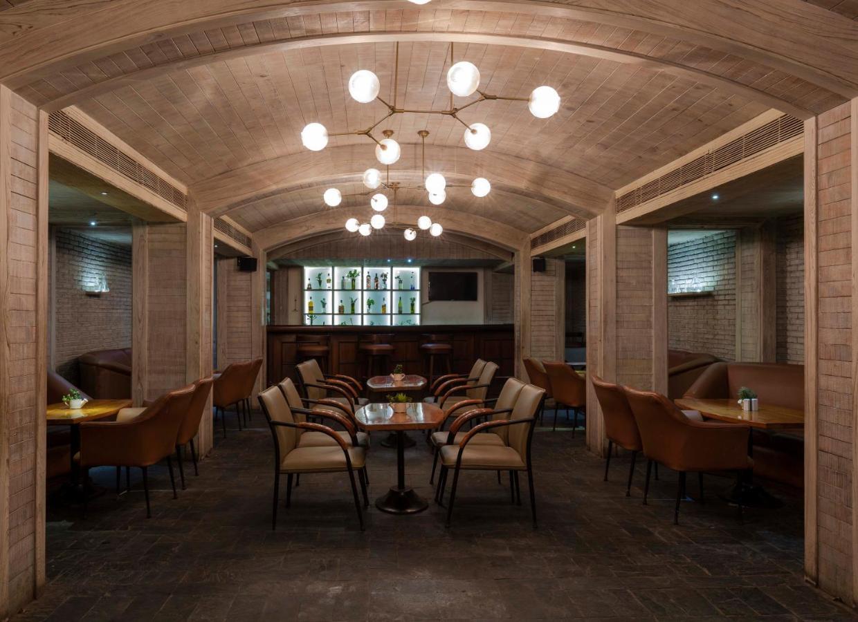מיראט Hotel Crystal Palace מראה חיצוני תמונה