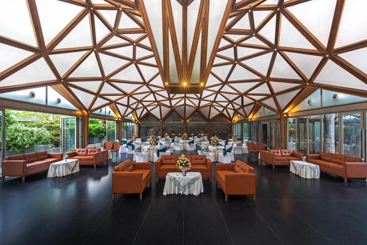 מיראט Hotel Crystal Palace מראה חיצוני תמונה