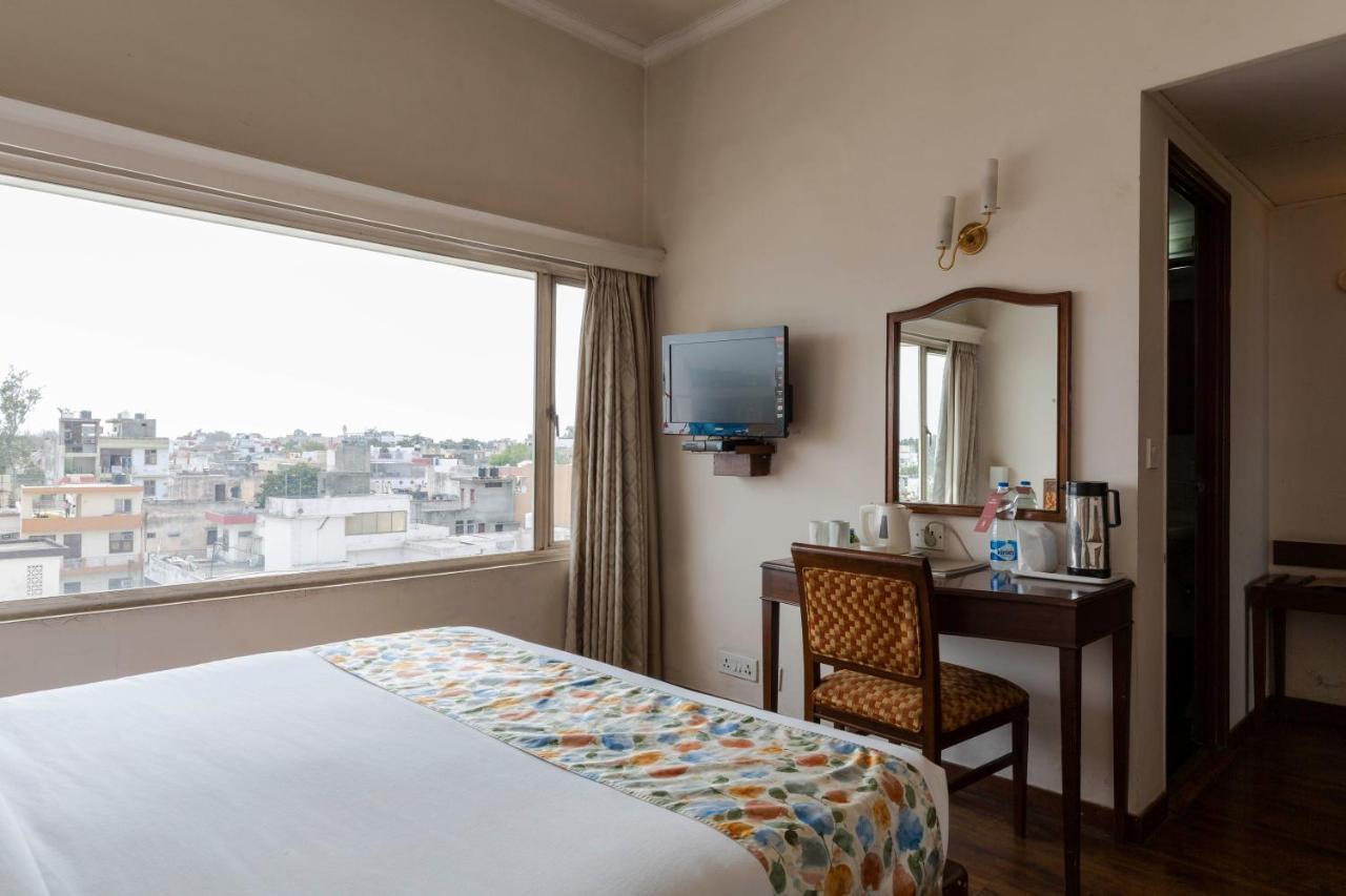 מיראט Hotel Crystal Palace מראה חיצוני תמונה