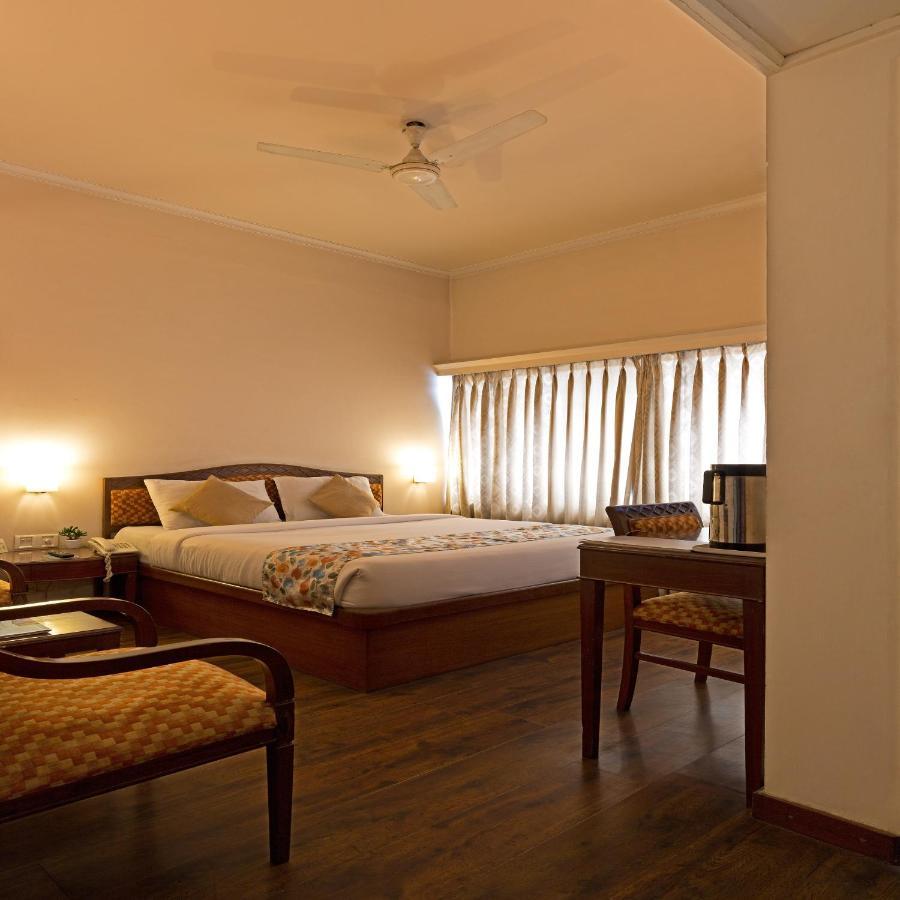 מיראט Hotel Crystal Palace מראה חיצוני תמונה