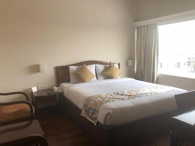 מיראט Hotel Crystal Palace מראה חיצוני תמונה