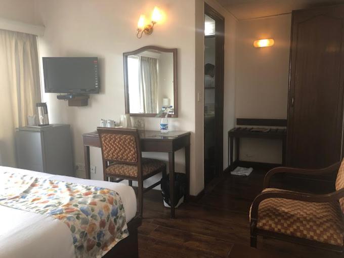 מיראט Hotel Crystal Palace מראה חיצוני תמונה